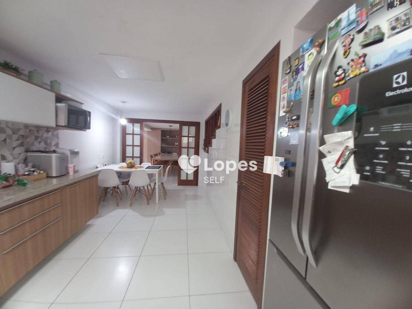 Casa de Condomínio à venda com 4 quartos, 202m² - Foto 12