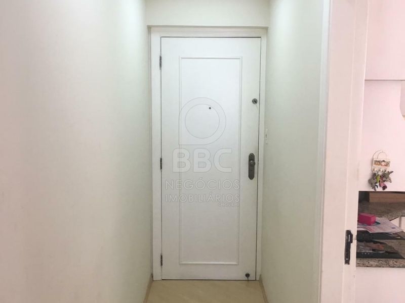 Apartamento à venda com 3 quartos, 130m² - Foto 2