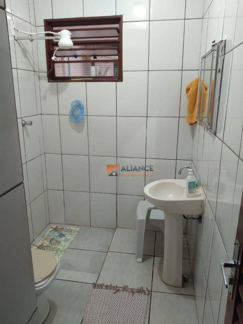 Casa à venda com 2 quartos, 100m² - Foto 11