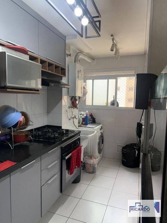 Apartamento para alugar com 2 quartos, 68m² - Foto 13