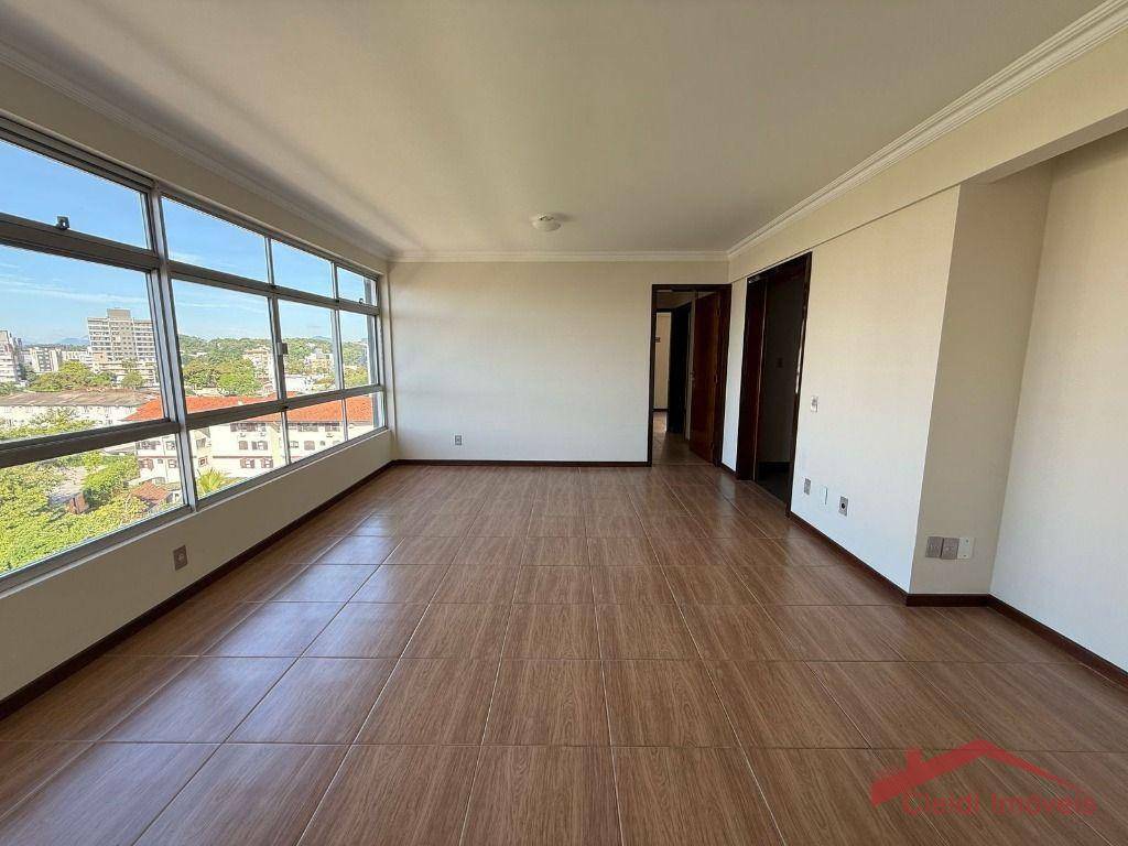 Apartamento para alugar com 3 quartos, 122m² - Foto 2
