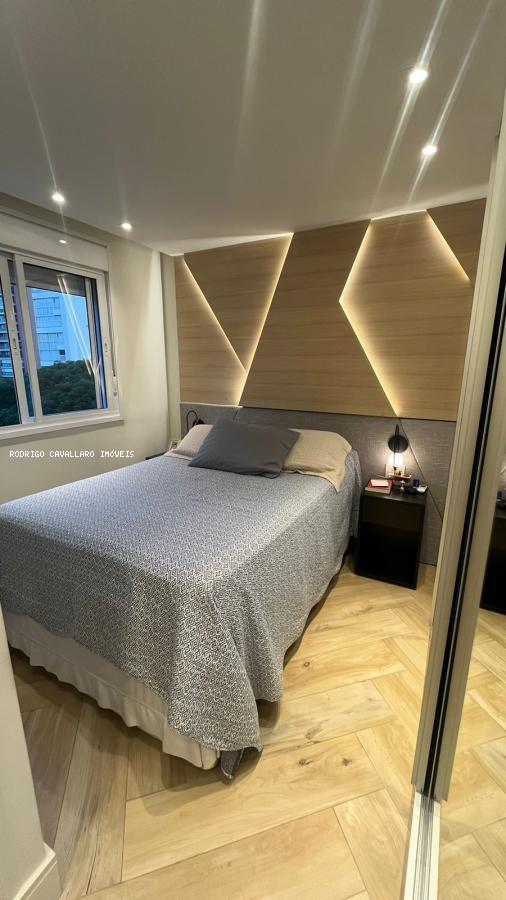 Apartamento à venda com 2 quartos, 70m² - Foto 2