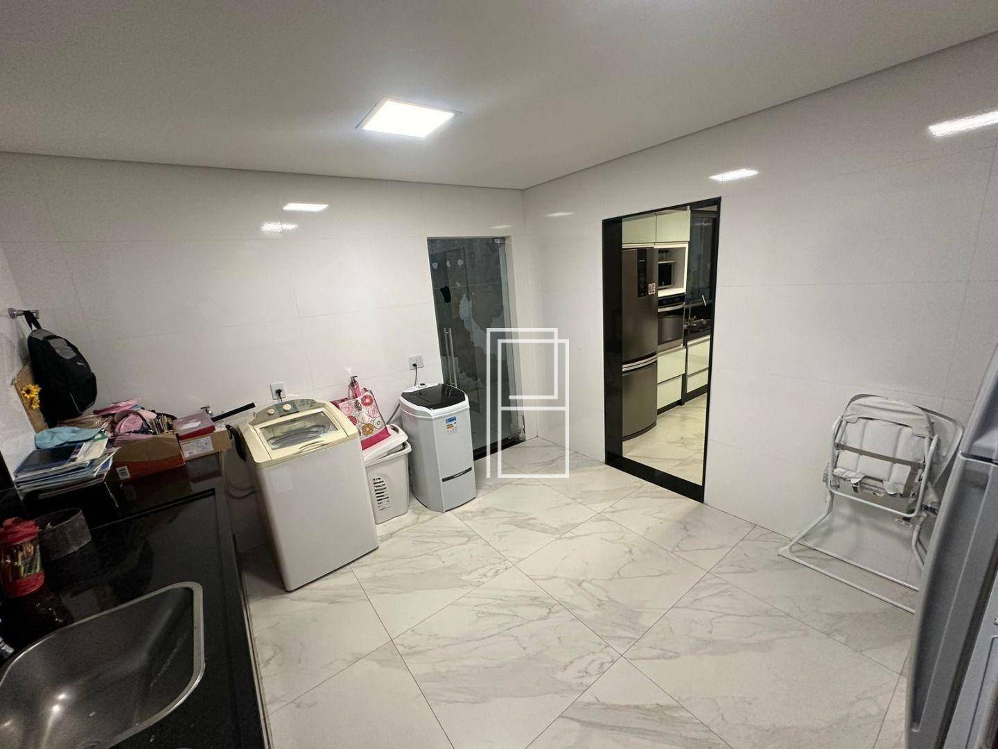 Casa à venda com 4 quartos, 250m² - Foto 29