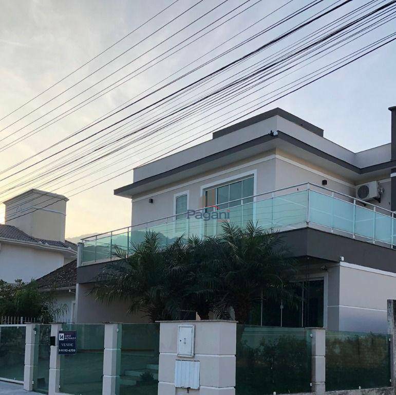 Casa à venda e aluguel com 3 quartos, 250m² - Foto 2