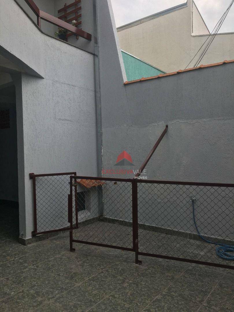 Casa à venda com 3 quartos, 204m² - Foto 15