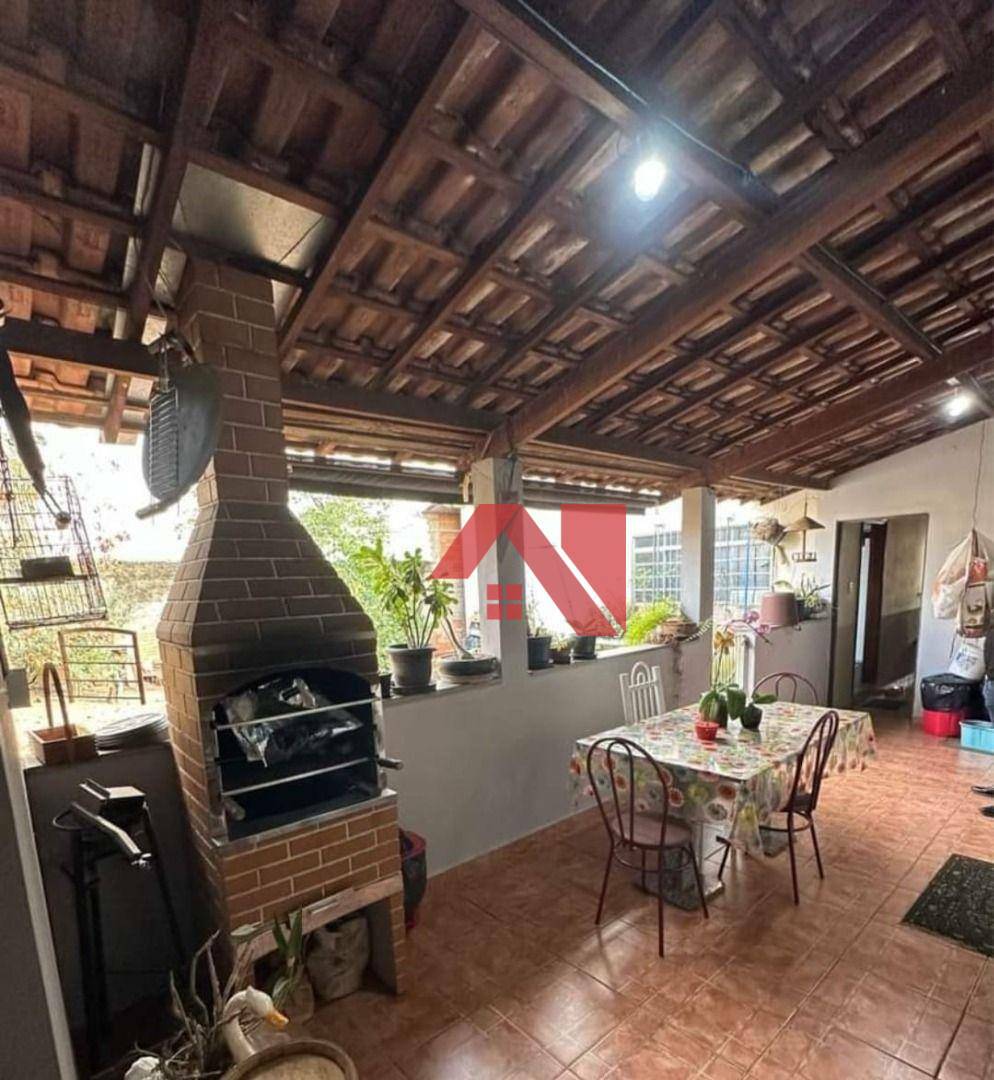 Casa à venda com 3 quartos, 84m² - Foto 2