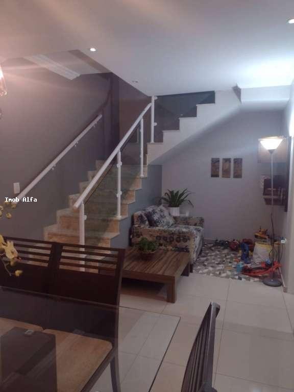 Sobrado à venda com 3 quartos, 298m² - Foto 1