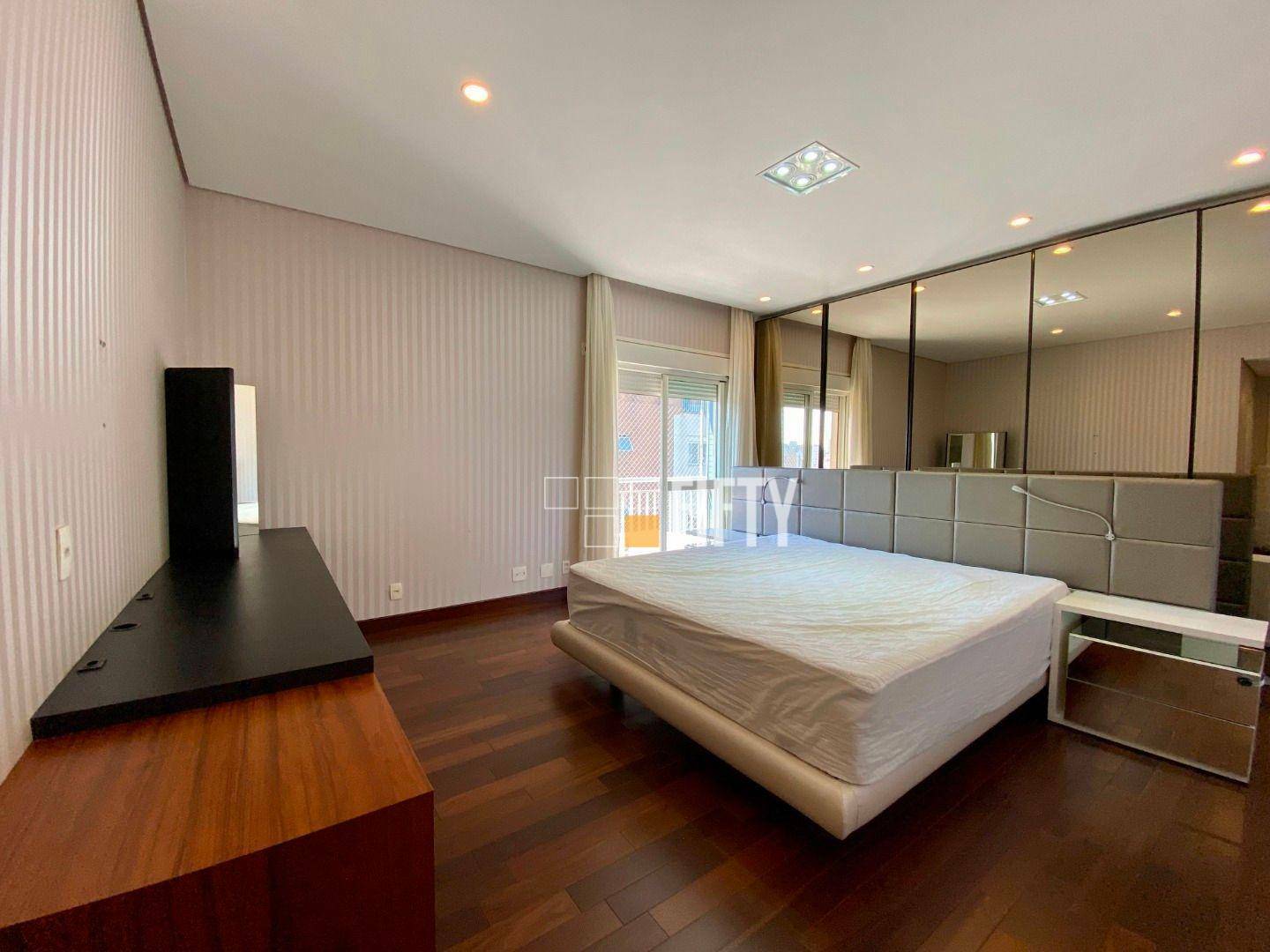 Apartamento para alugar com 3 quartos, 238m² - Foto 35