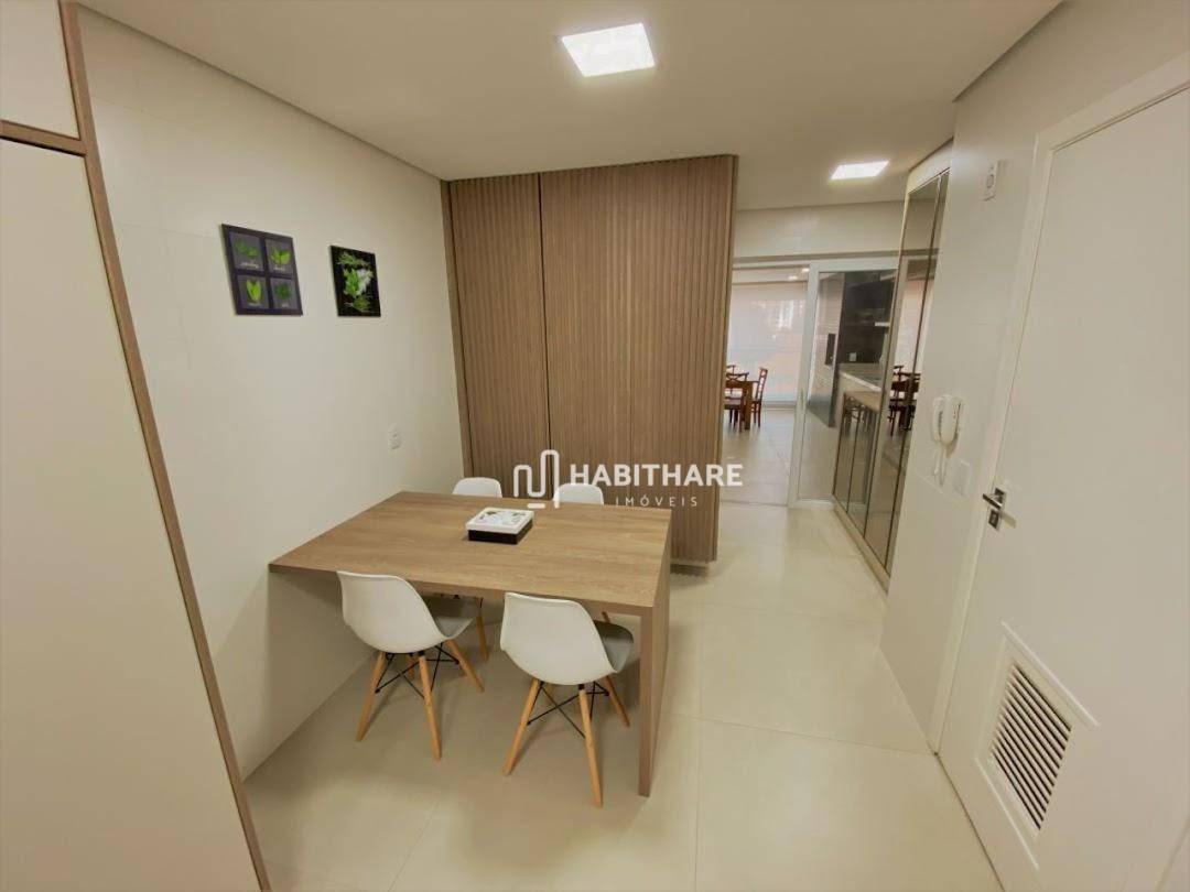 Apartamento à venda com 4 quartos, 202m² - Foto 14