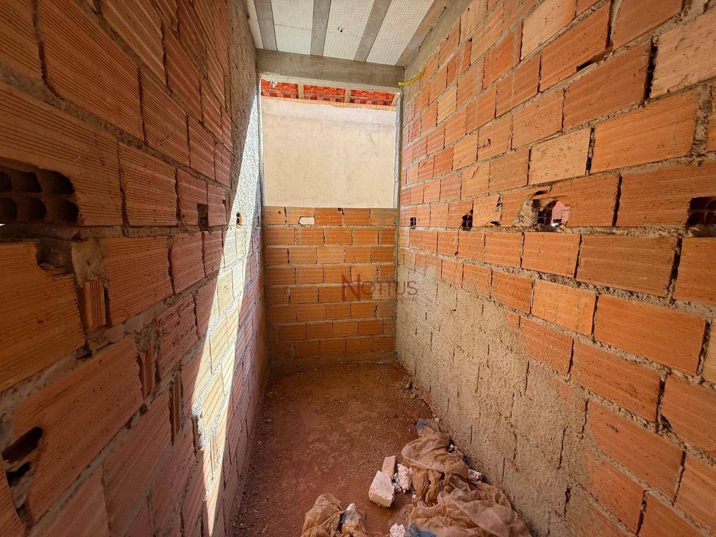 Casa à venda com 3 quartos, 2670M2 - Foto 2