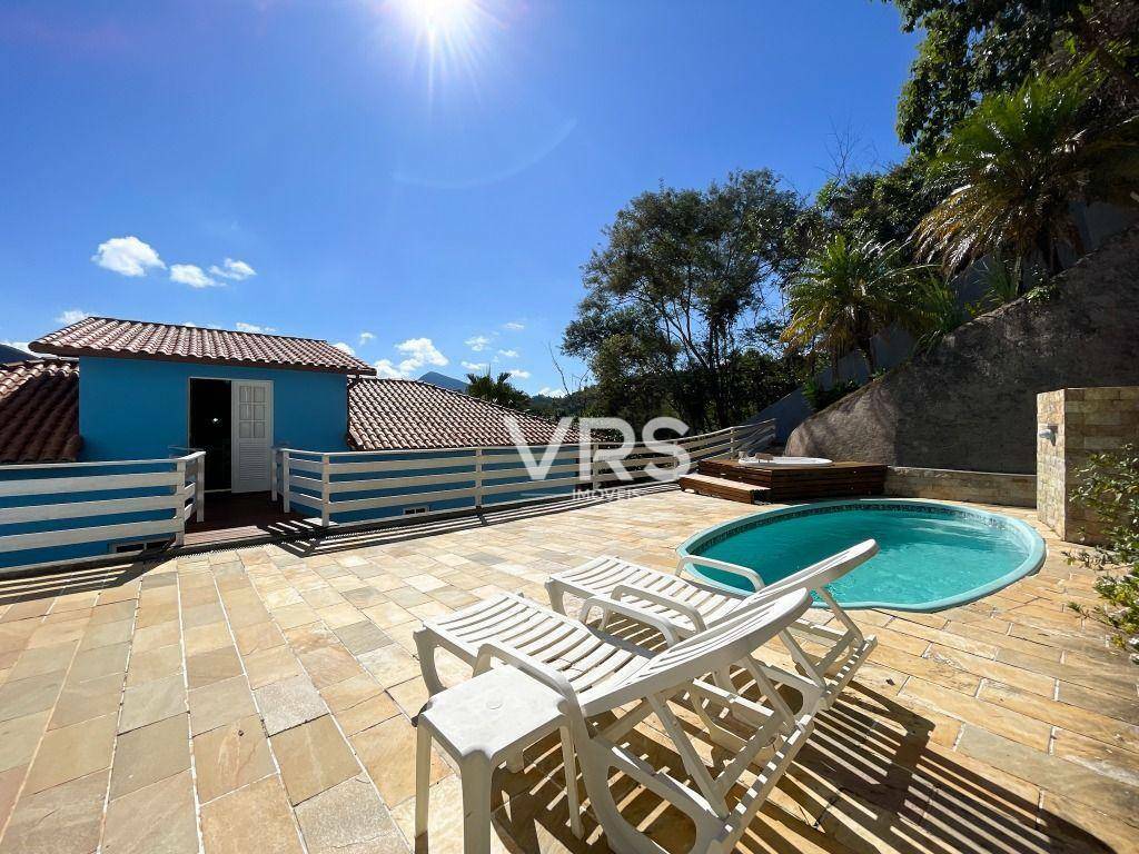 Casa à venda com 5 quartos, 220m² - Foto 61
