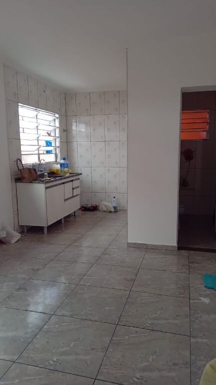 Casa para alugar com 1 quarto, 40m² - Foto 2