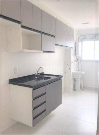 Apartamento à venda com 2 quartos, 68m² - Foto 2