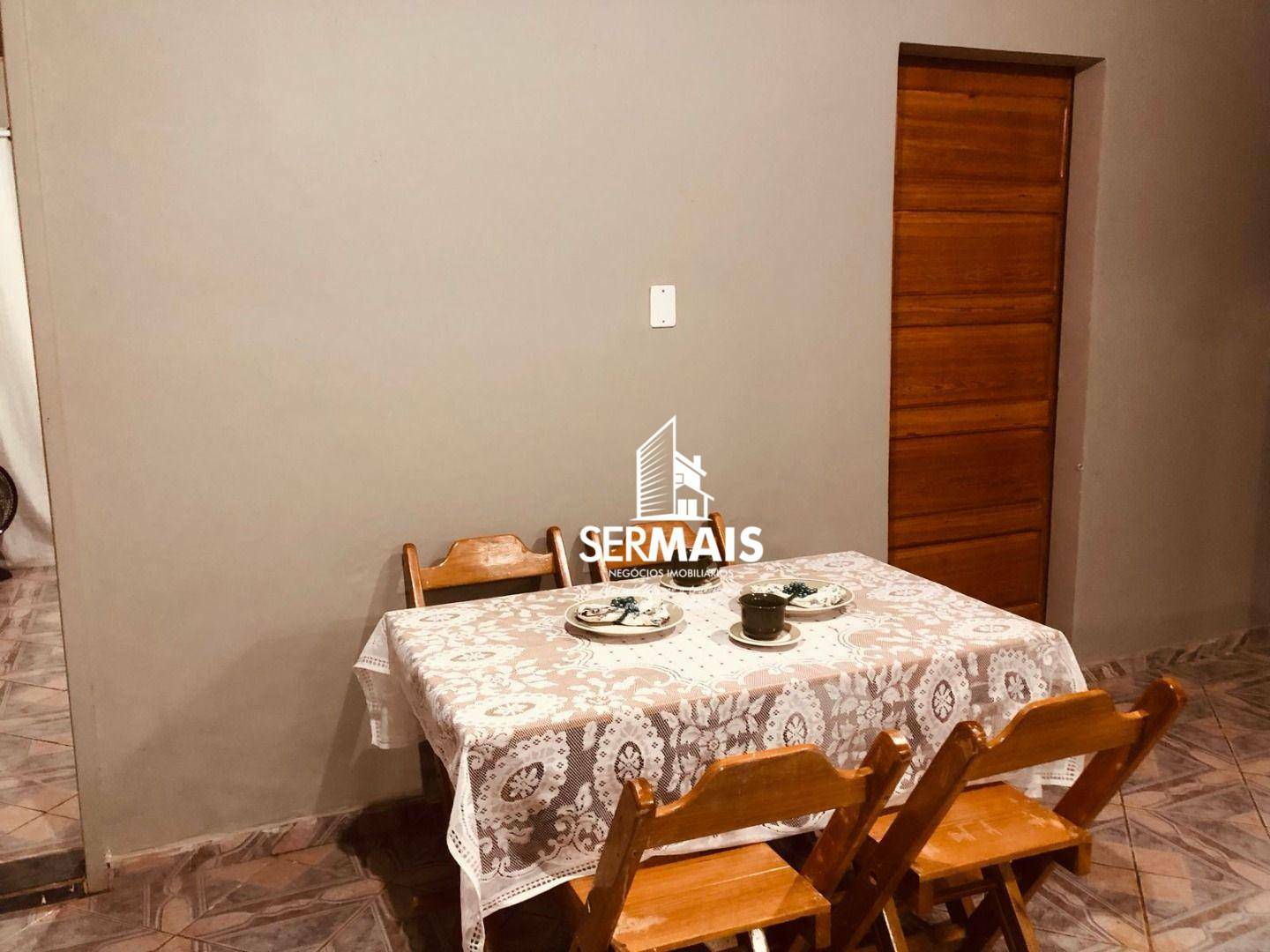 Casa para alugar com 2 quartos, 250m² - Foto 2