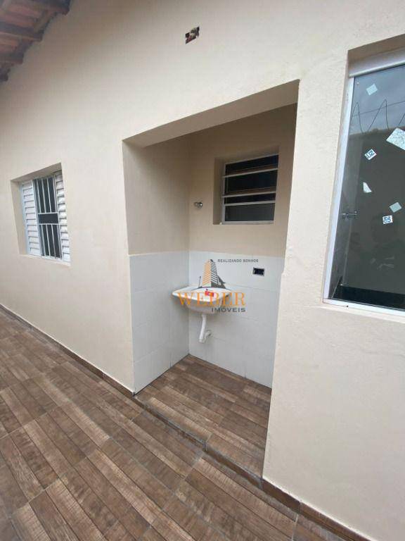 Casa à venda com 2 quartos, 70m² - Foto 6