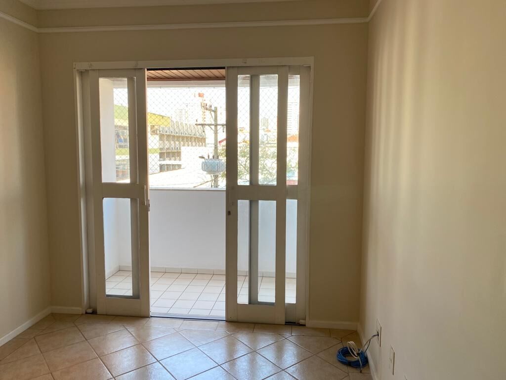 Apartamento à venda com 3 quartos, 85m² - Foto 4