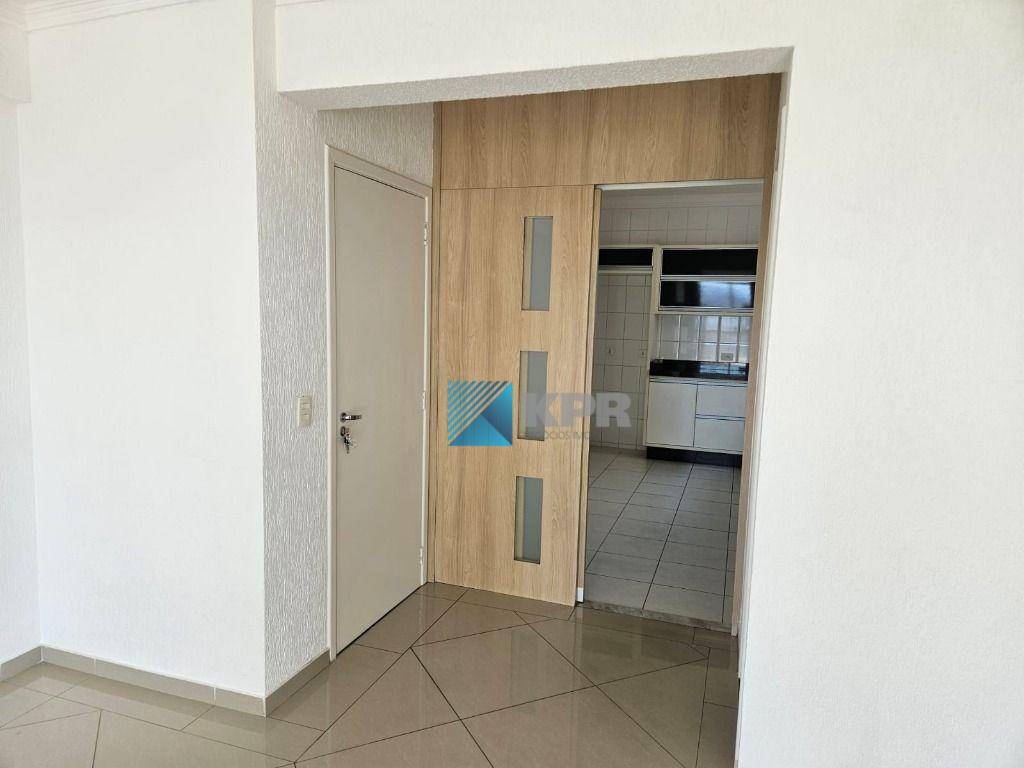 Apartamento para alugar com 3 quartos, 102m² - Foto 7