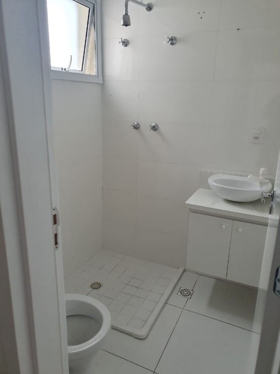 Apartamento à venda com 2 quartos, 55m² - Foto 11