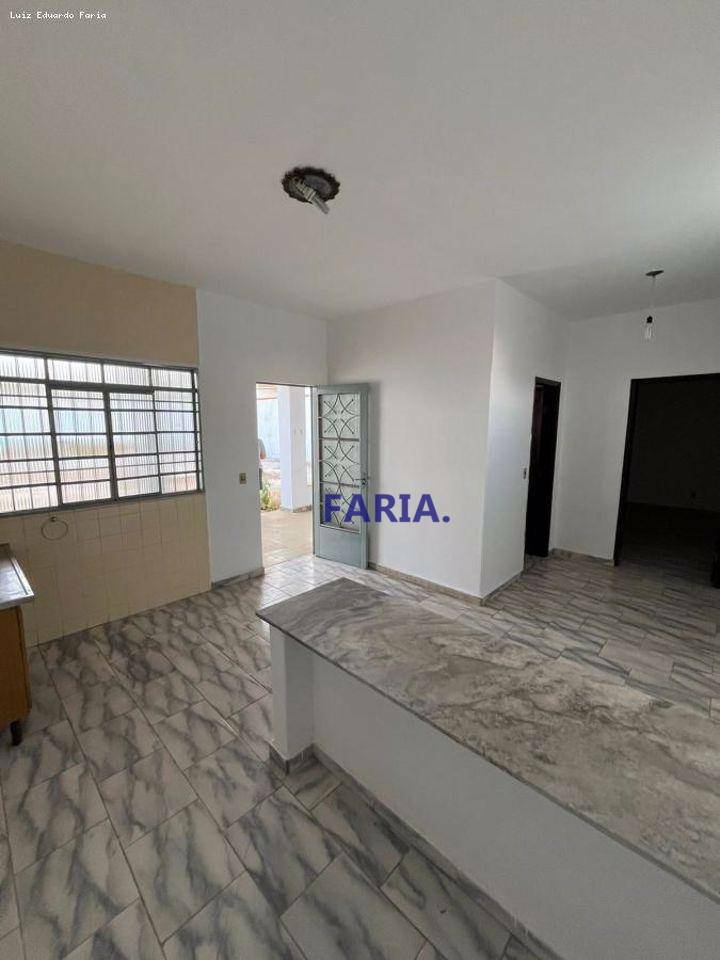 Casa à venda com 2 quartos, 73m² - Foto 5