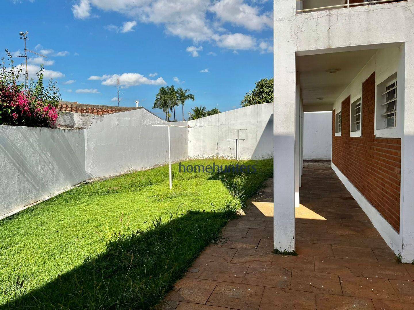 Casa para alugar com 5 quartos, 328m² - Foto 31