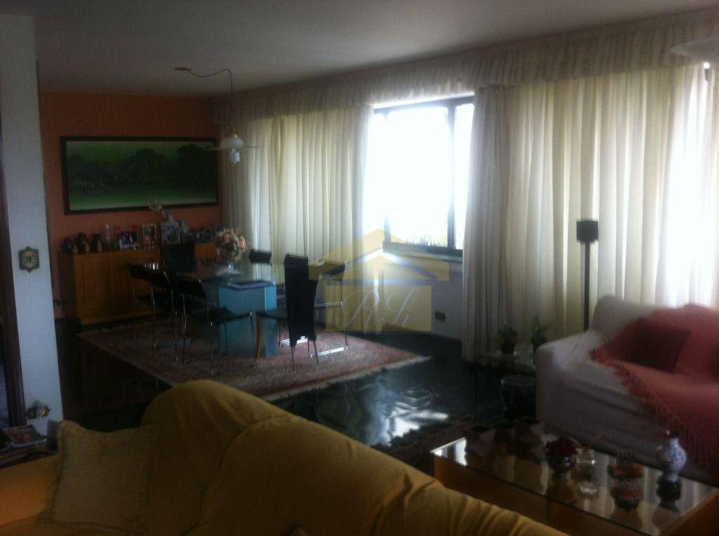 Apartamento à venda com 3 quartos, 180m² - Foto 5