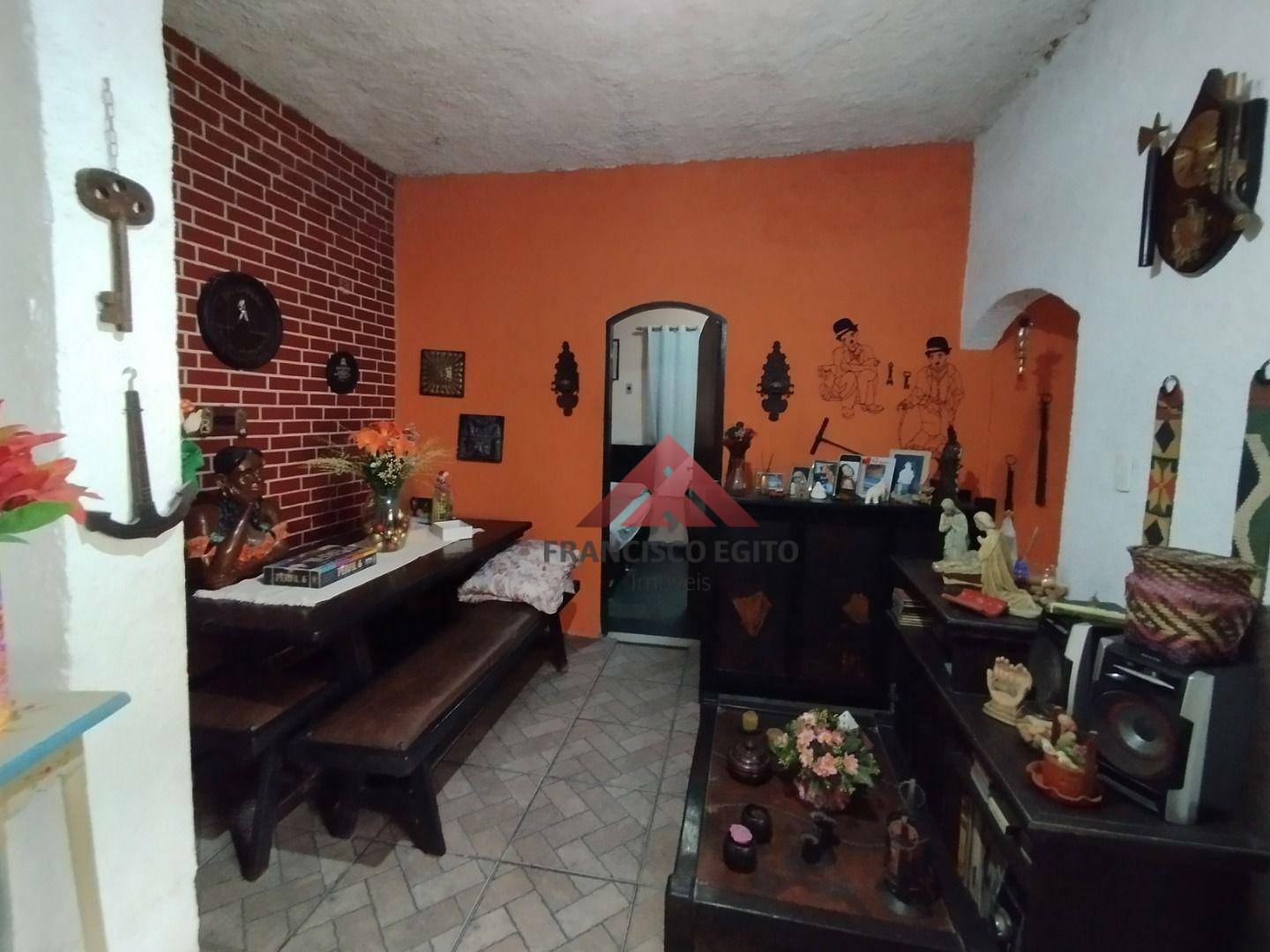 Casa à venda com 5 quartos, 250m² - Foto 2