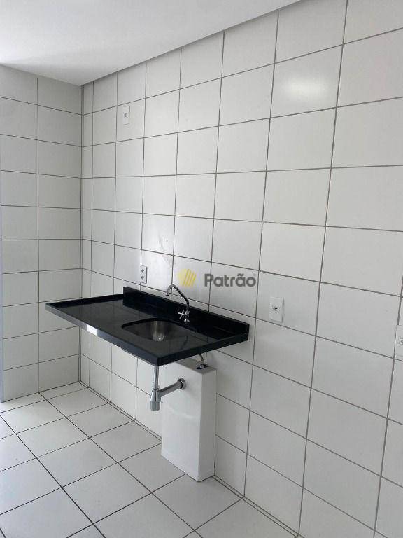 Apartamento à venda com 2 quartos, 58m² - Foto 2