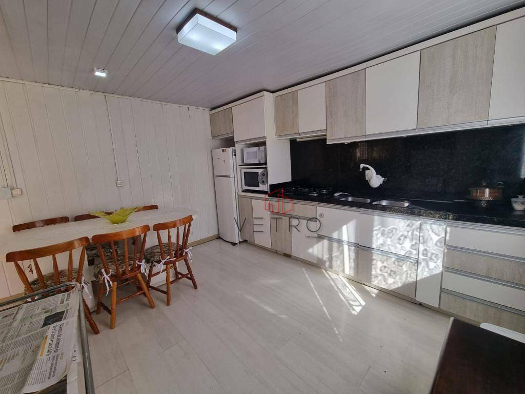 Casa à venda com 3 quartos, 180m² - Foto 6