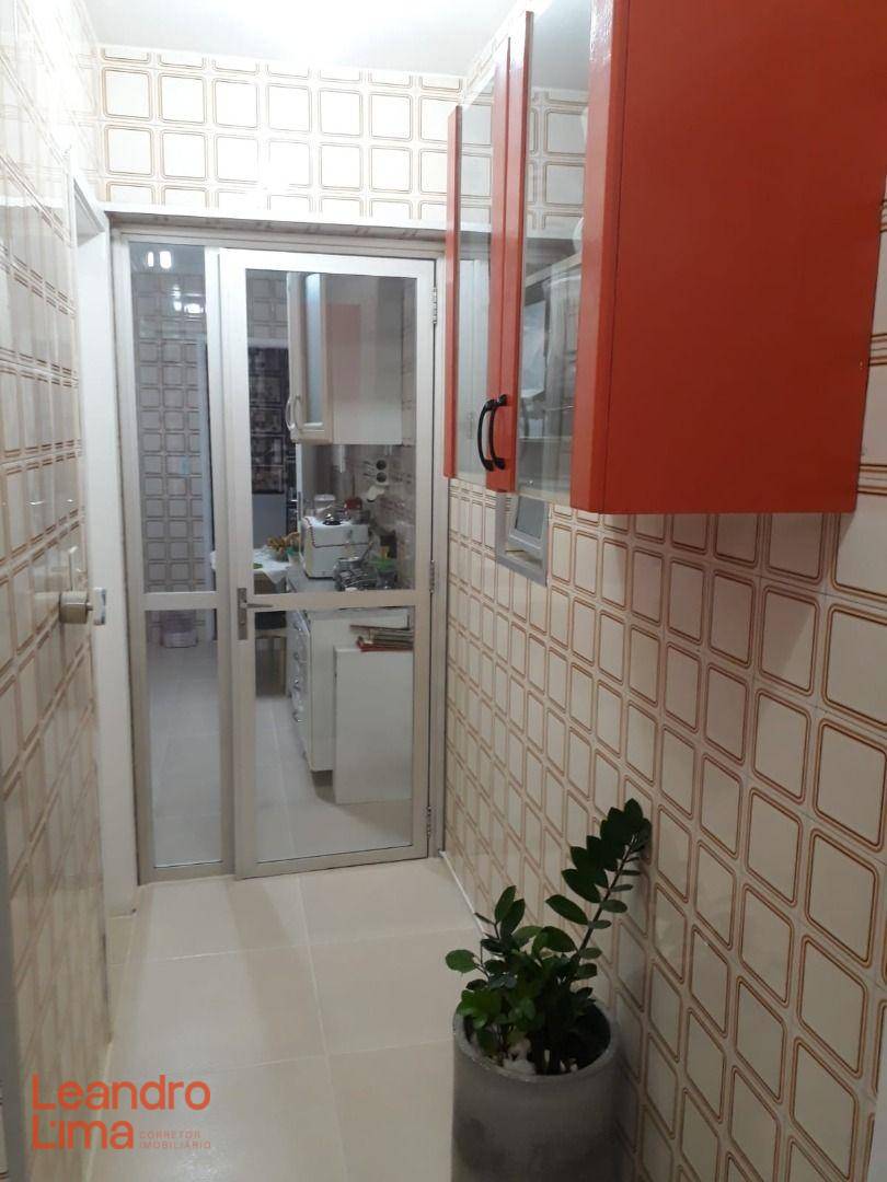 Apartamento à venda com 3 quartos, 80m² - Foto 12