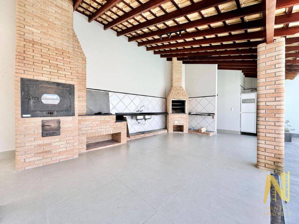 Casa à venda com 6 quartos, 467m² - Foto 2