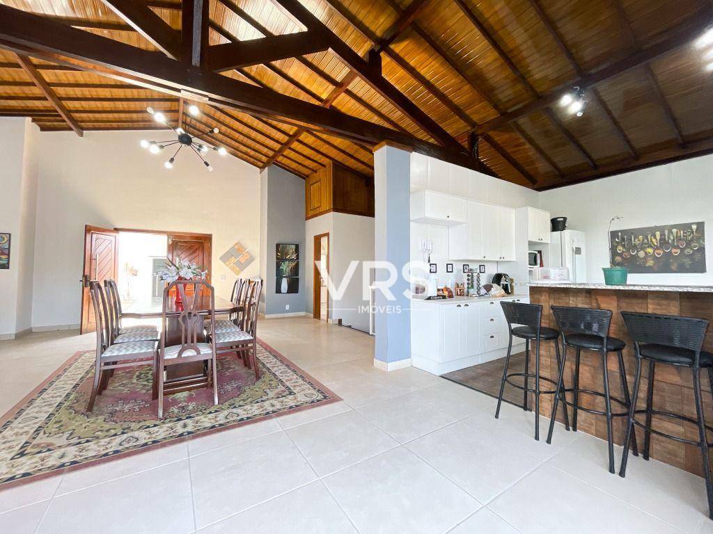 Casa de Condomínio à venda com 4 quartos, 450m² - Foto 8