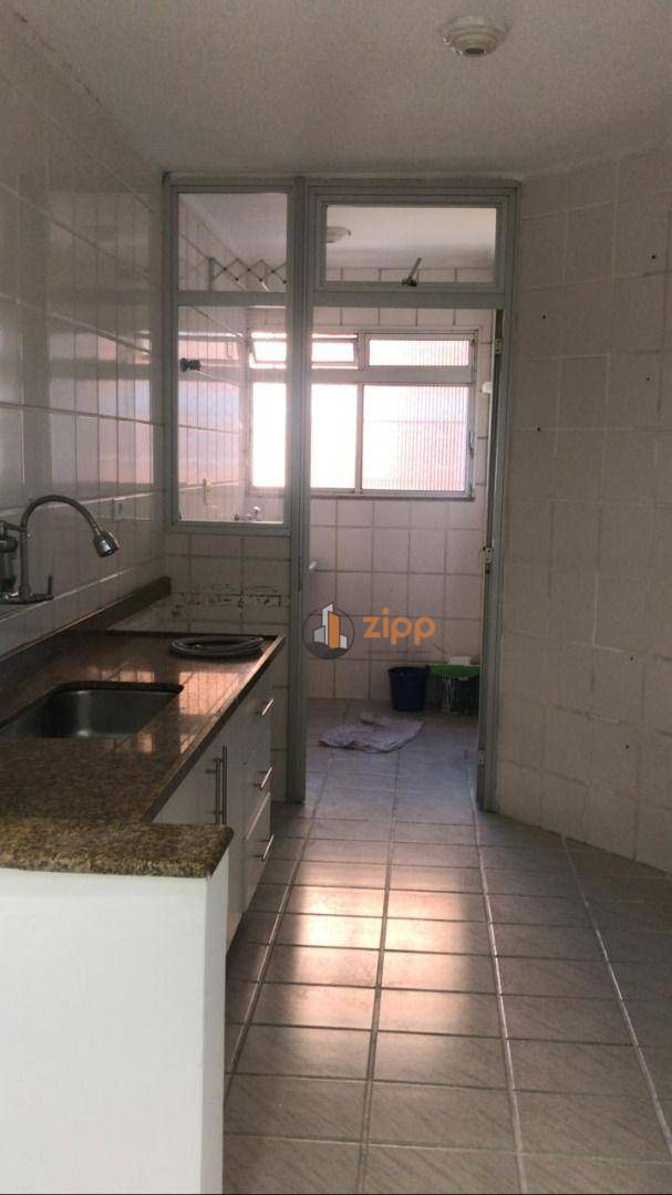 Apartamento para alugar com 3 quartos, 70m² - Foto 7