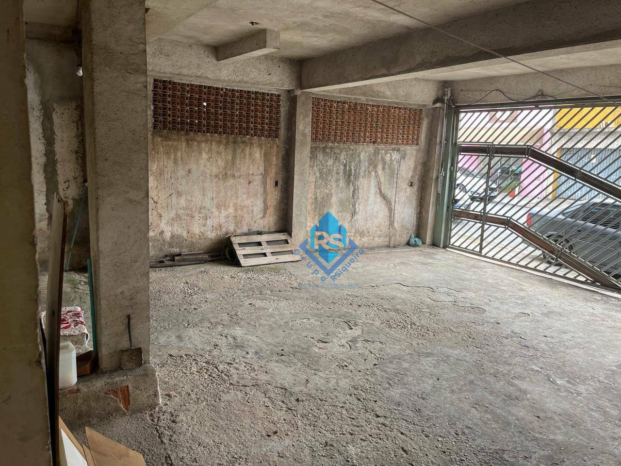 Sobrado à venda com 6 quartos, 240m² - Foto 2