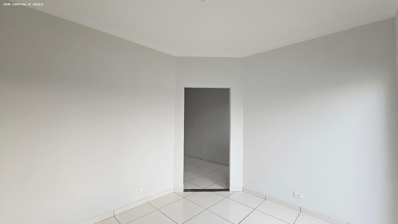 Casa à venda com 2 quartos, 125m² - Foto 7