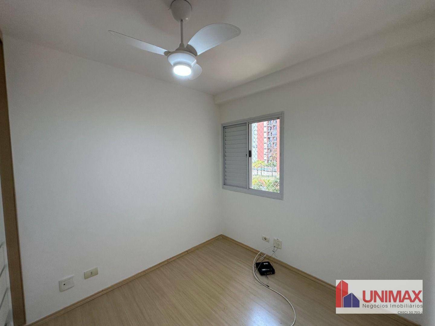 Apartamento para alugar com 3 quartos, 98m² - Foto 10