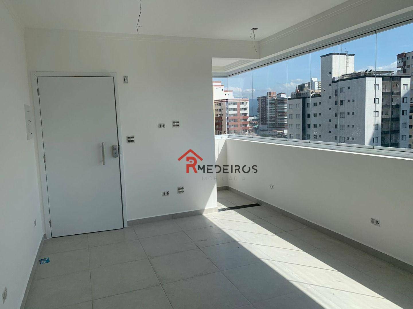 Apartamento à venda com 1 quarto, 44m² - Foto 2