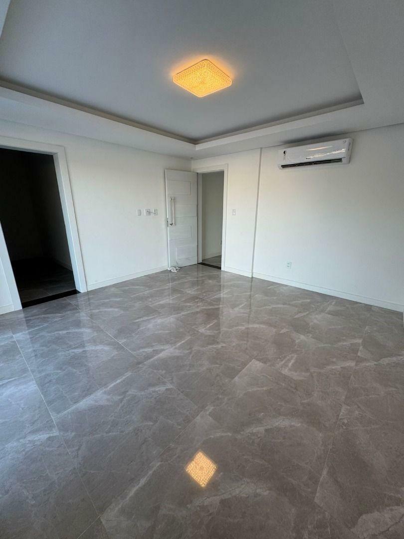 Casa de Condomínio à venda com 4 quartos, 282m² - Foto 15