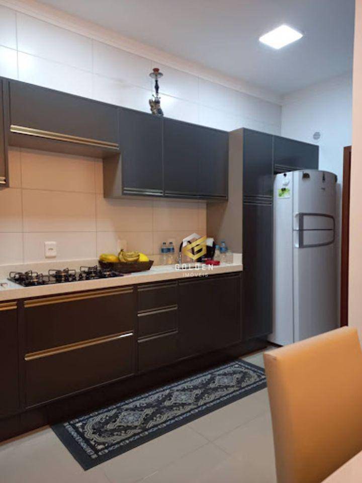 Casa à venda com 2 quartos, 90m² - Foto 15