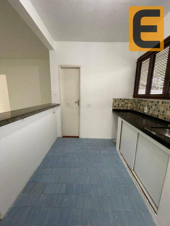 Casa à venda com 3 quartos, 226m² - Foto 15