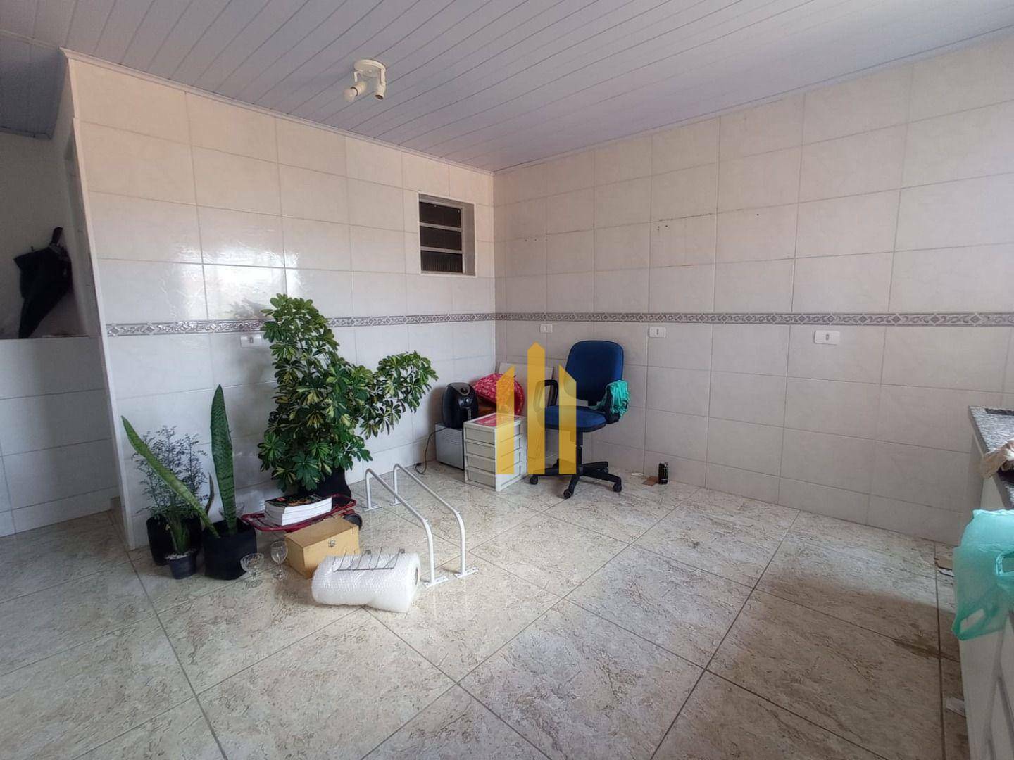 Casa para alugar com 2 quartos, 65m² - Foto 4