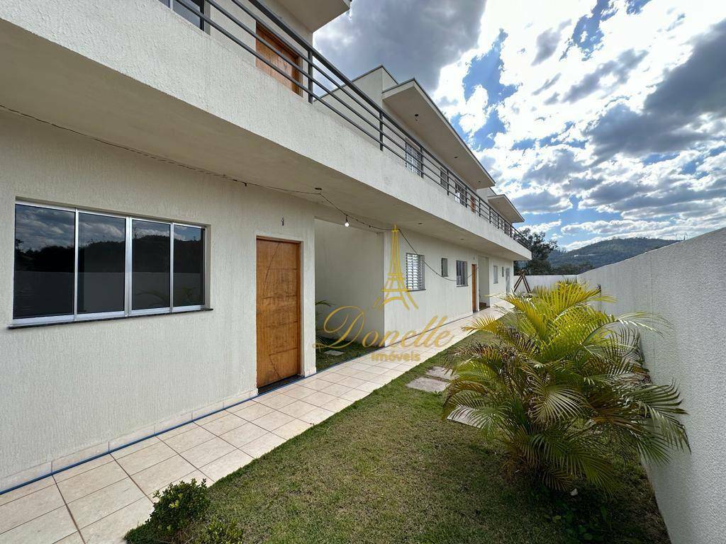 Casa à venda com 2 quartos, 55m² - Foto 8