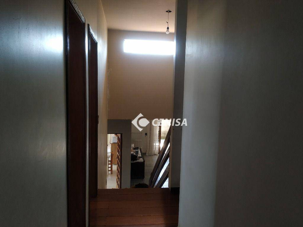 Casa à venda com 3 quartos, 258m² - Foto 15