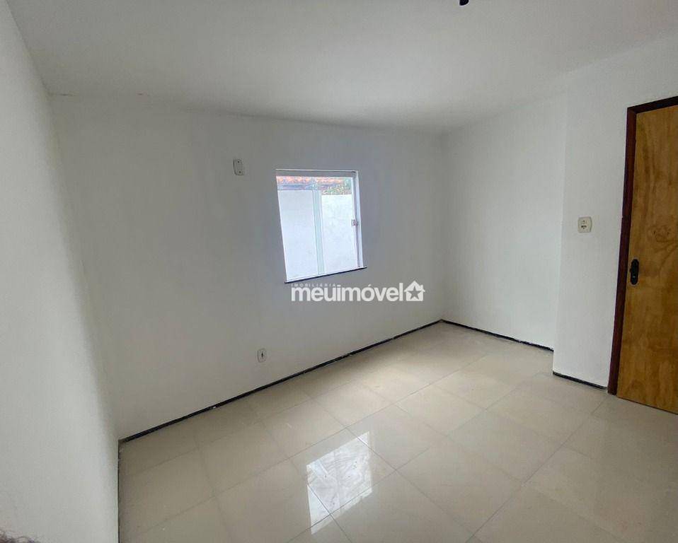 Casa à venda com 2 quartos, 109m² - Foto 3