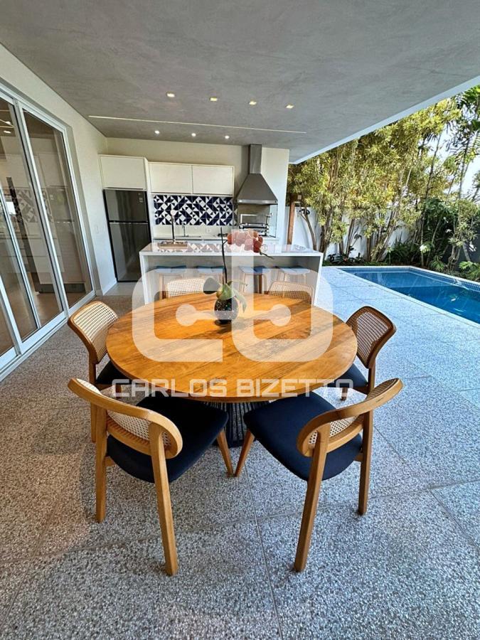 Casa de Condomínio à venda com 4 quartos, 420m² - Foto 12