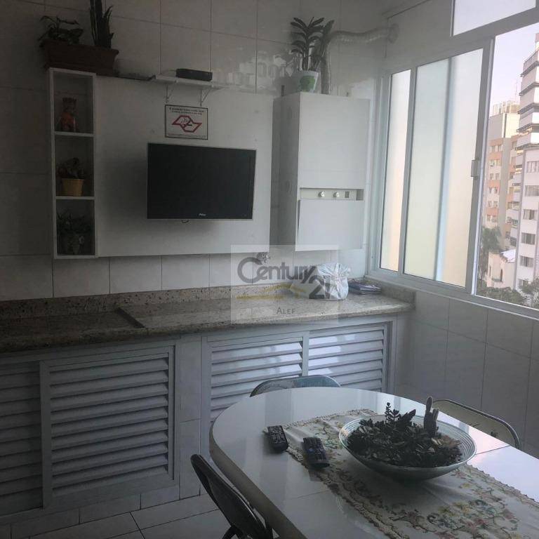 Apartamento à venda com 3 quartos, 139m² - Foto 6