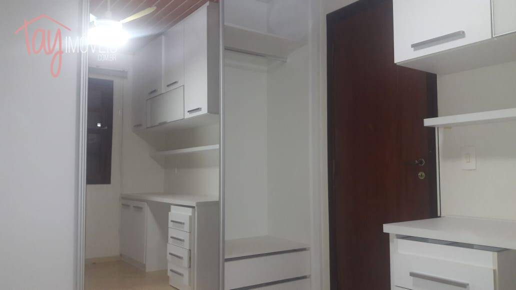 Casa à venda com 3 quartos, 200m² - Foto 35