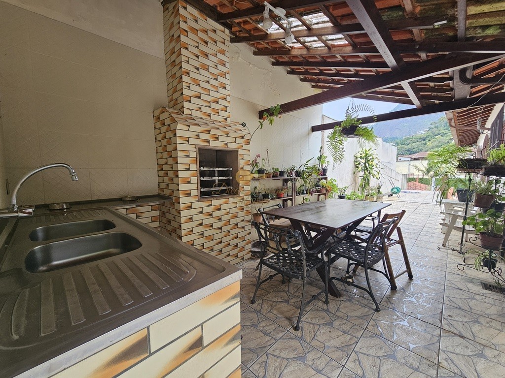 Casa à venda com 3 quartos, 200m² - Foto 5