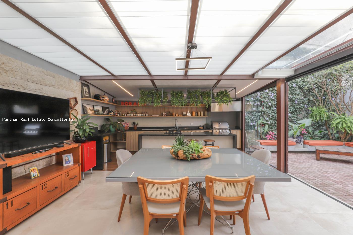 Casa de Condomínio à venda com 3 quartos, 383m² - Foto 1