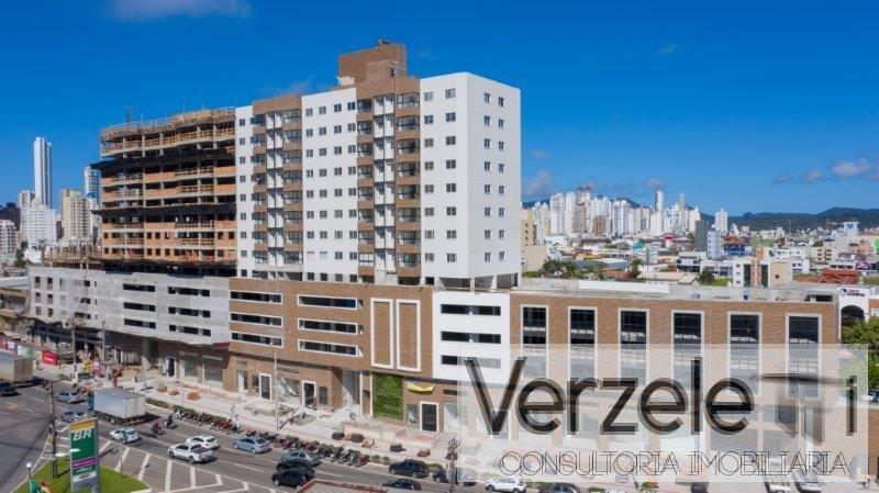 Apartamento à venda com 3 quartos, 179m² - Foto 4