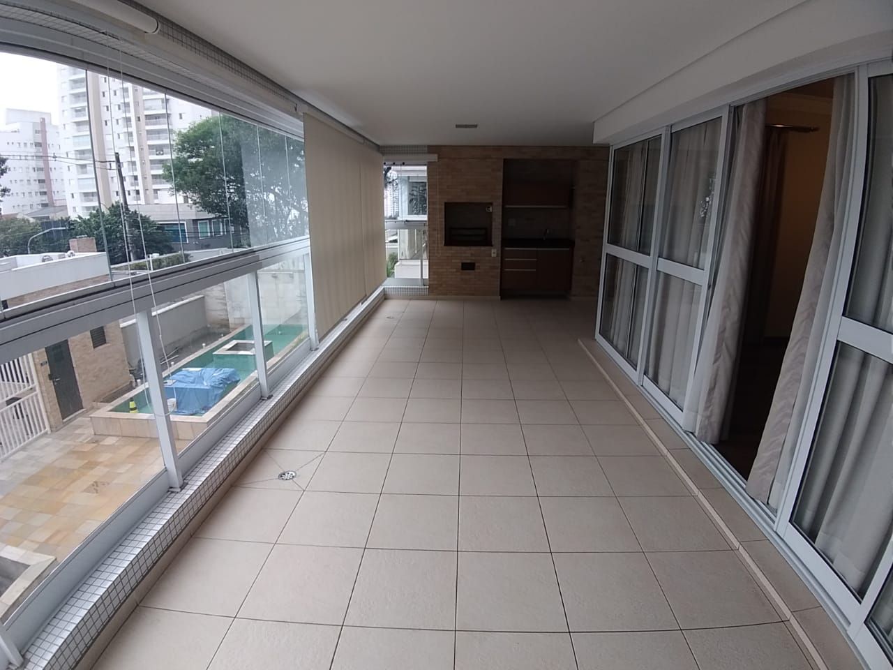 Apartamento à venda com 4 quartos, 245m² - Foto 1